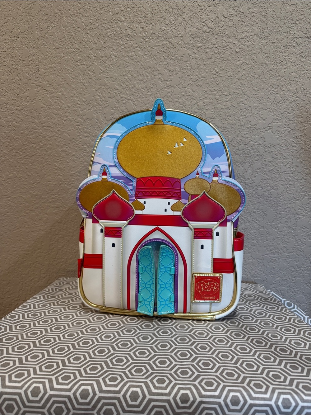 Loungefly 2 pc set 30th anniversary Aladdin palace POP & Jasmine figure hardcase